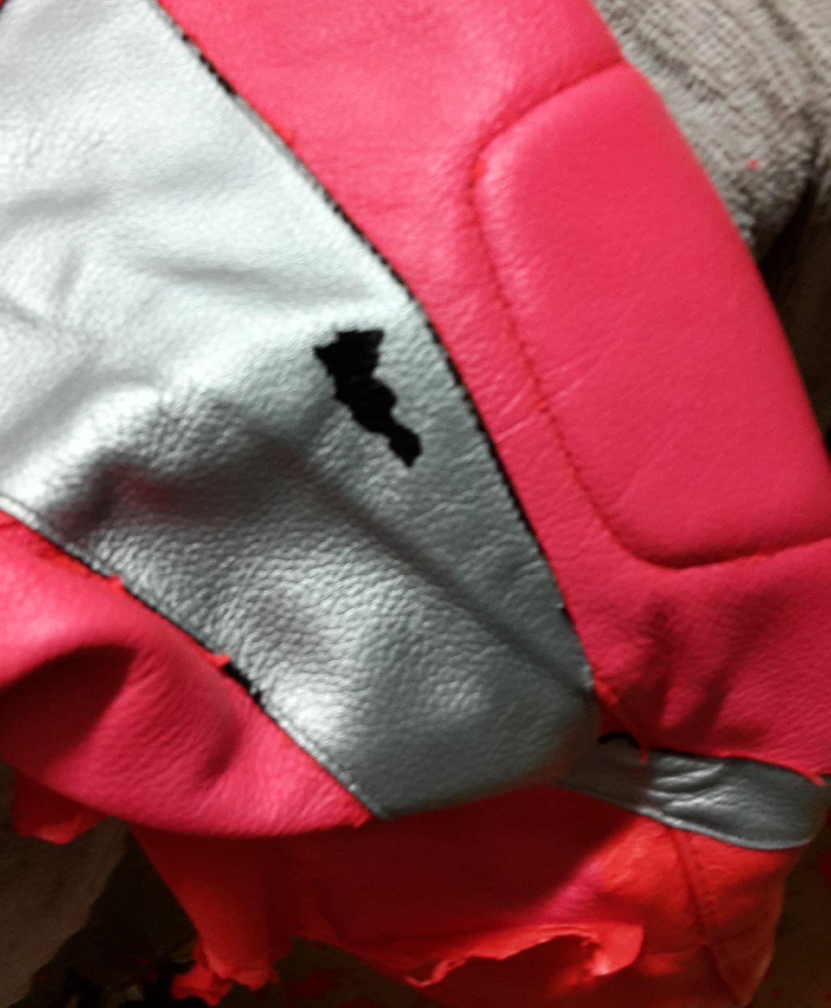 Leder reinigen, färben und pflegen mit Colourlock